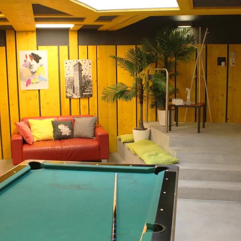 Sonnegg_Jugendraum_Billard