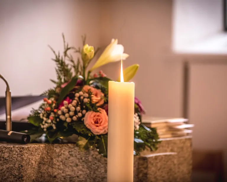 2018_Taufe_Gottesdienst_Kerze_Hoengg