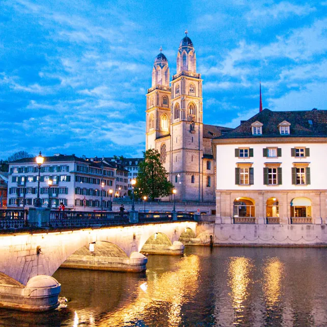 41_Altstadtkirchen_Grossmuenster_Unsplash_Robert_Ruggiero