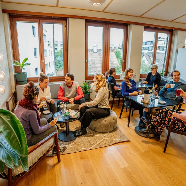 Erwachsenenarbeit 2024_Reformiert_Bistro_LukasBaerlocher