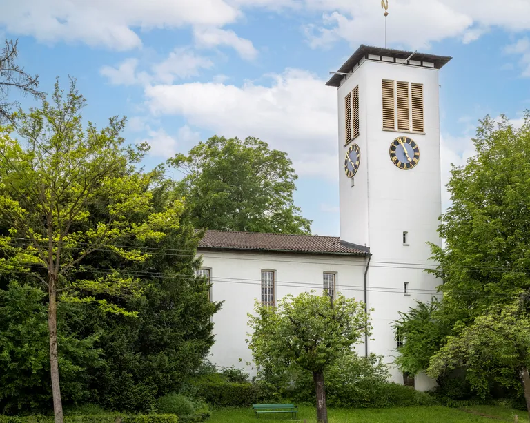 Kirche Friesenberg Seitenansicht