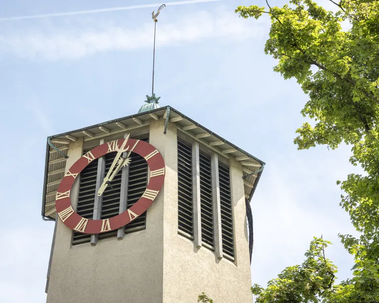 Neue Kirche Albisrieden Zifferblatt Untersicht